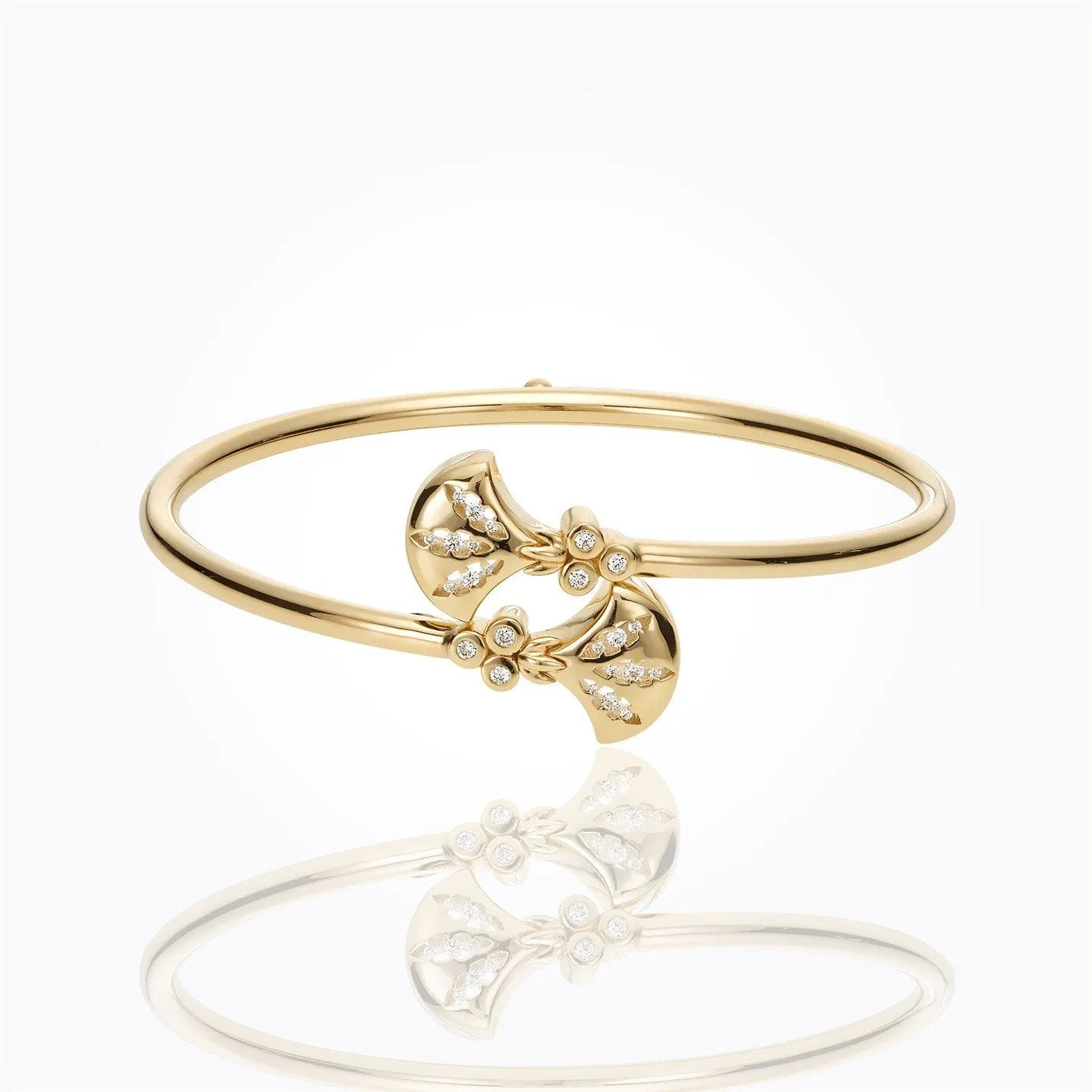 18K Lotus Bellina Bangle in diamond