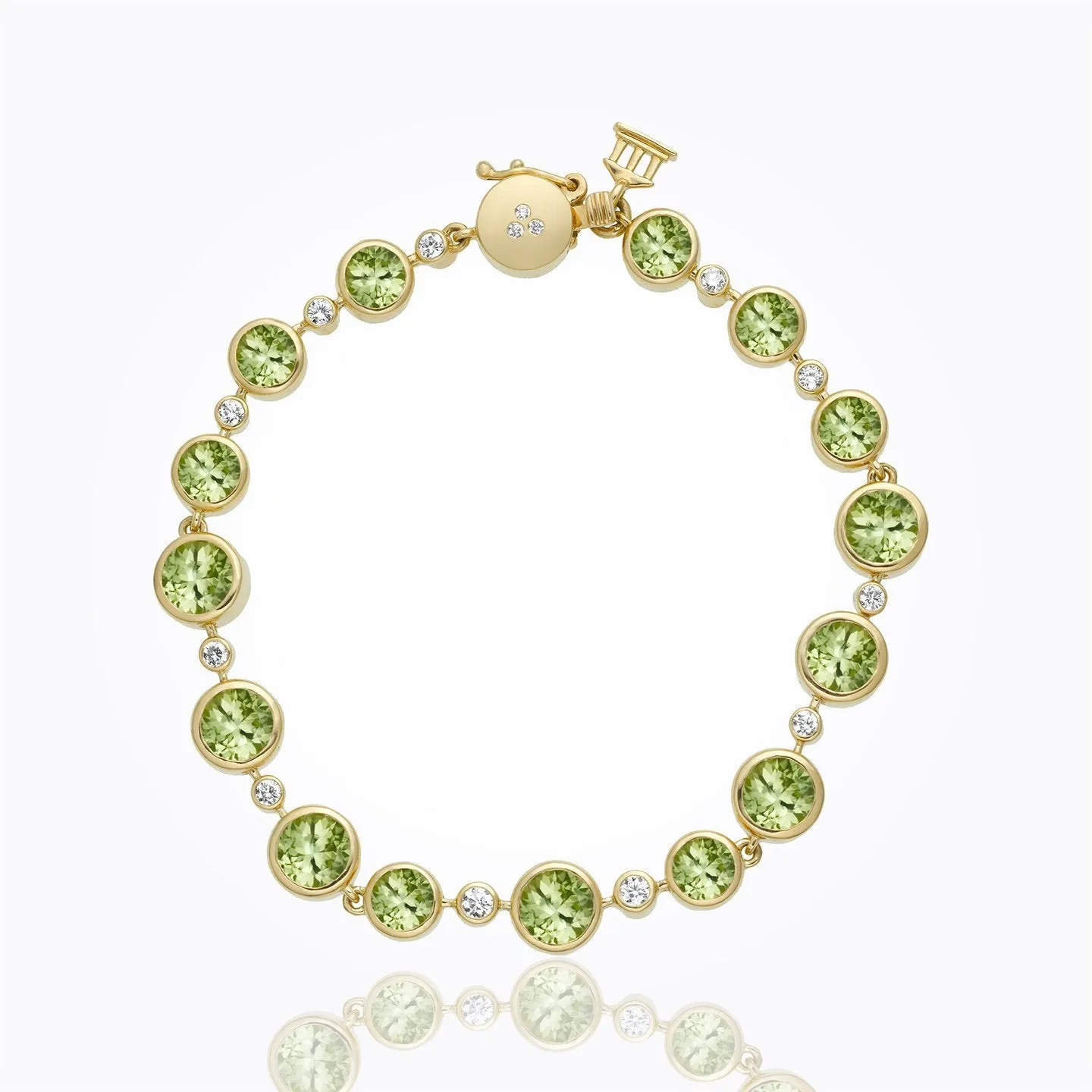 18K Round Bracelet with peridot and diamond