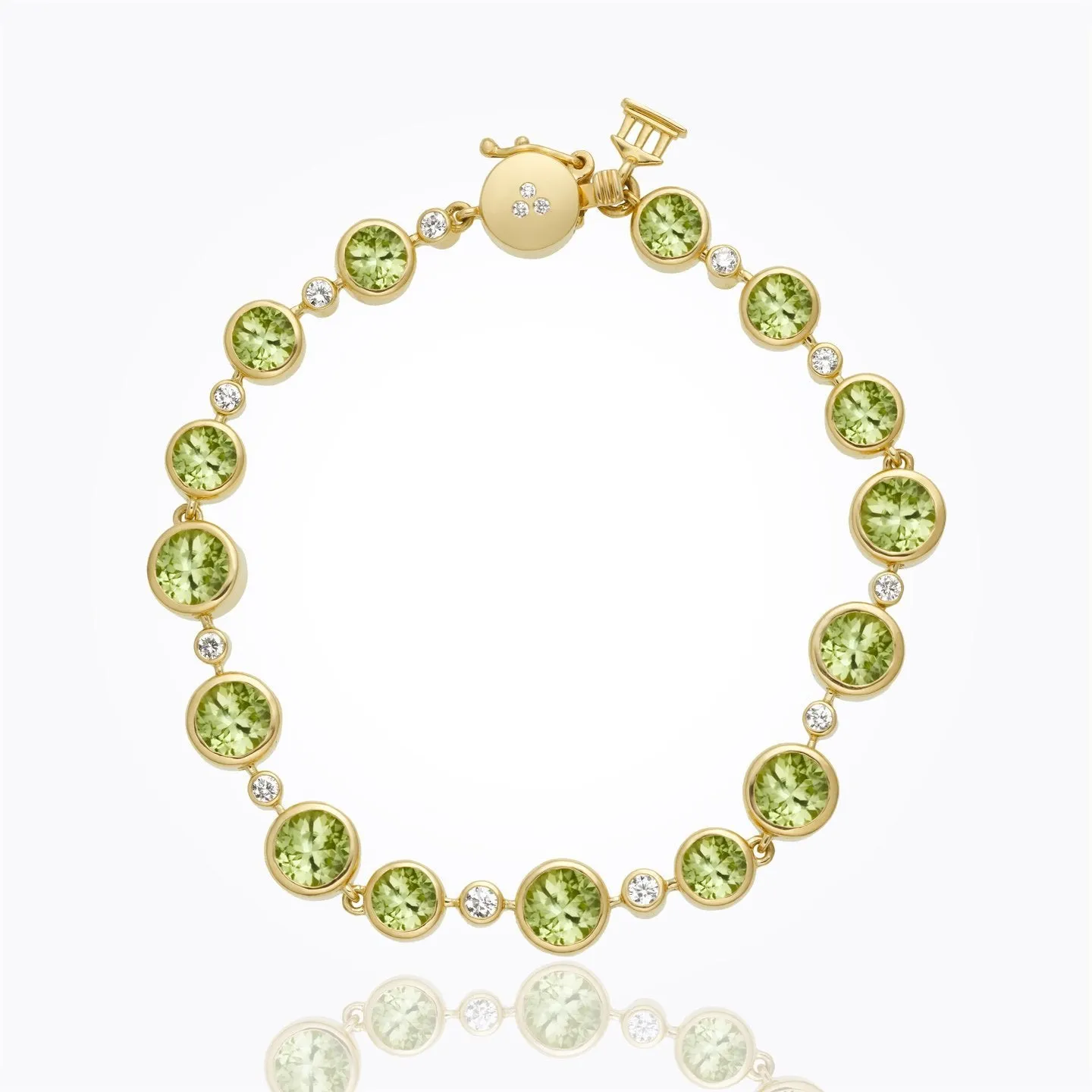 18K Round Bracelet with peridot and diamond