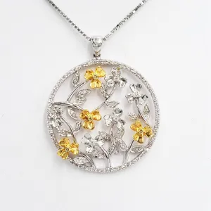 18Kt White Gold Diamond Flower Pendant