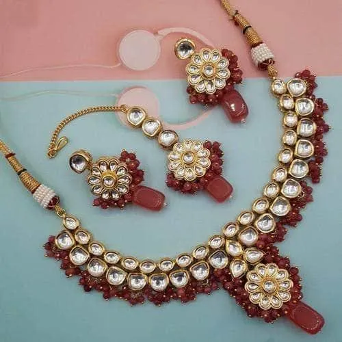 Flower Motif Kundan Necklace Set With Onyx Beads