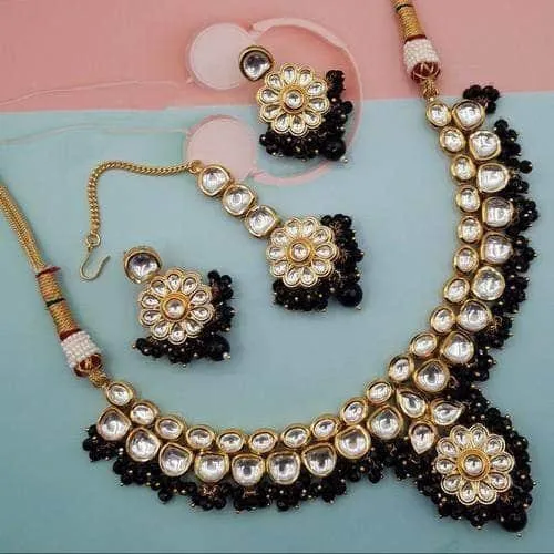 Flower Motif Kundan Necklace Set With Onyx Beads