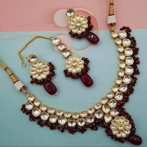 Flower Motif Kundan Necklace Set With Onyx Beads