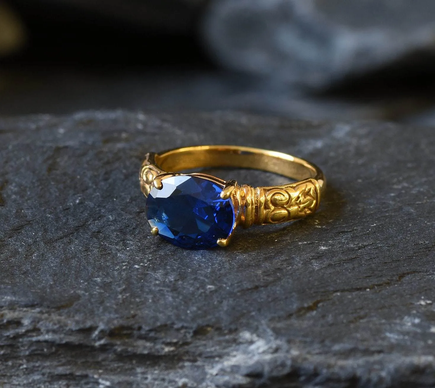 Gold Sapphire Ring - Blue Tribal Ring - Vintage Horizontal Ring