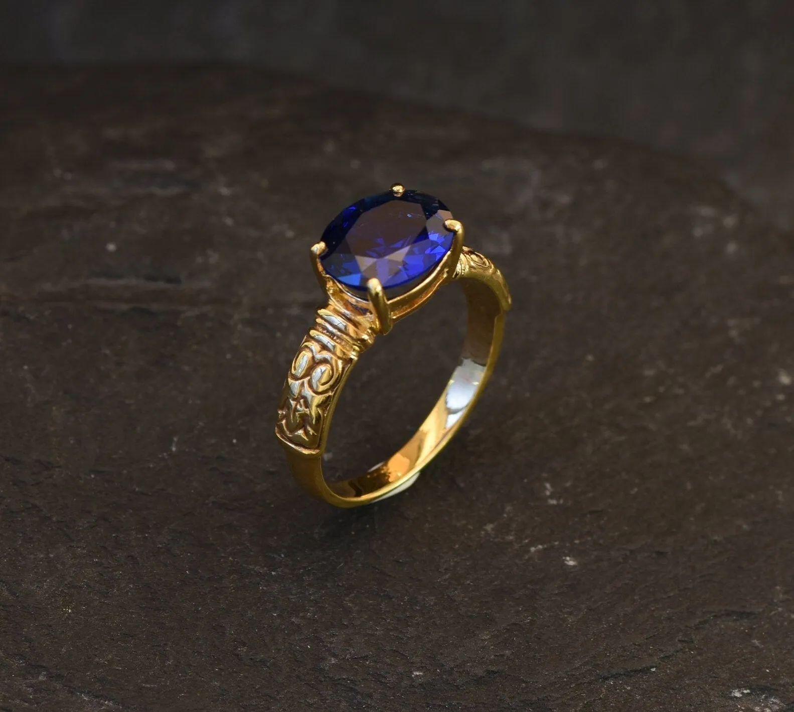 Gold Sapphire Ring - Blue Tribal Ring - Vintage Horizontal Ring