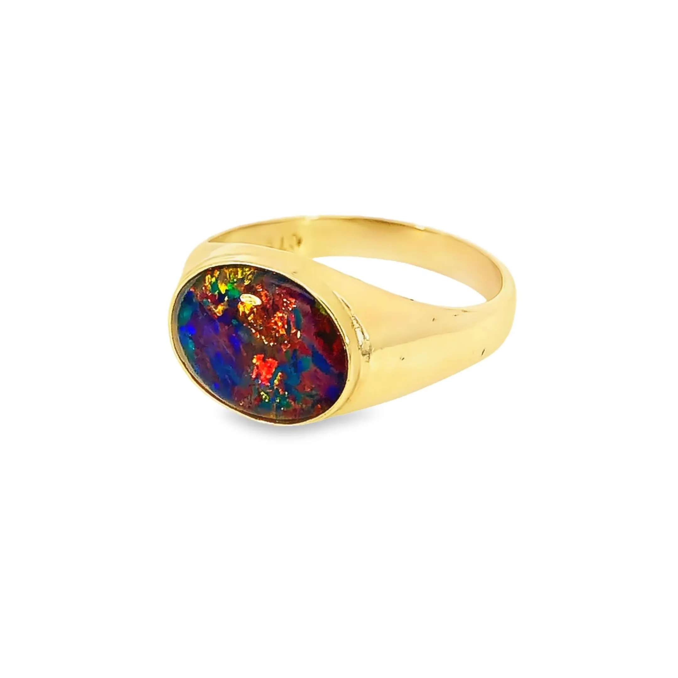 One 9kt Yellow Gold signet ring 12x10mm Opal triplet