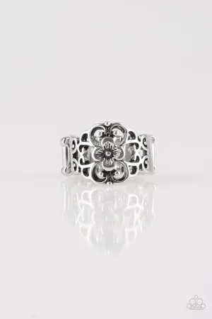 Paparazzi Ring ~ Fanciful Flower Gardens - Silver