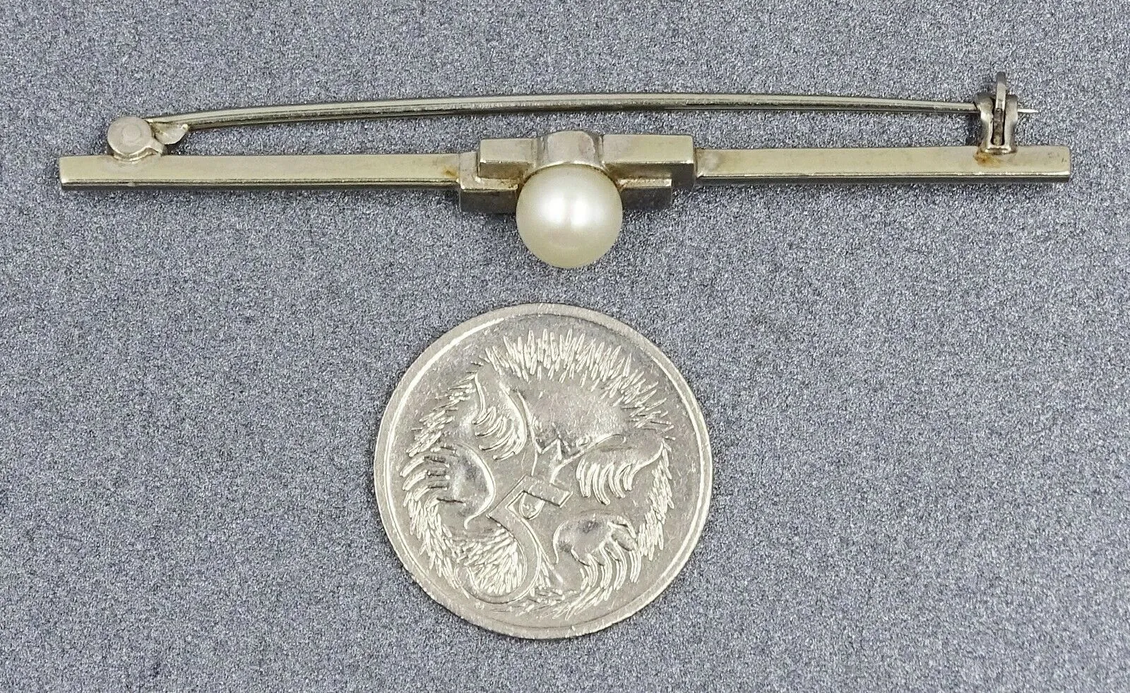 Pearl 9ct White Gold Bar Brooch