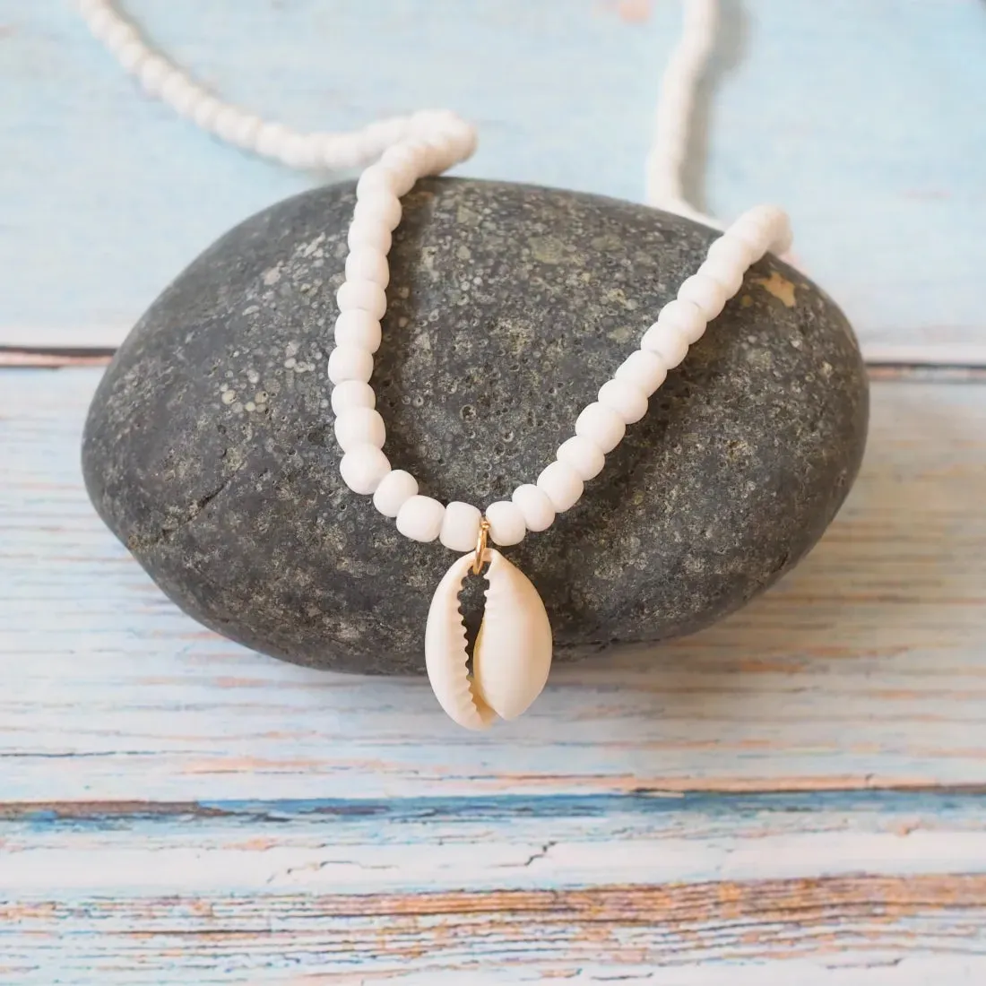 Po'olenalena Layered Seashell Necklace