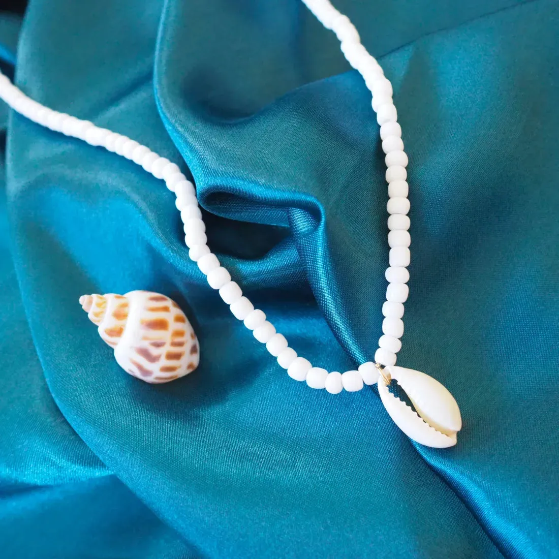 Po'olenalena Layered Seashell Necklace