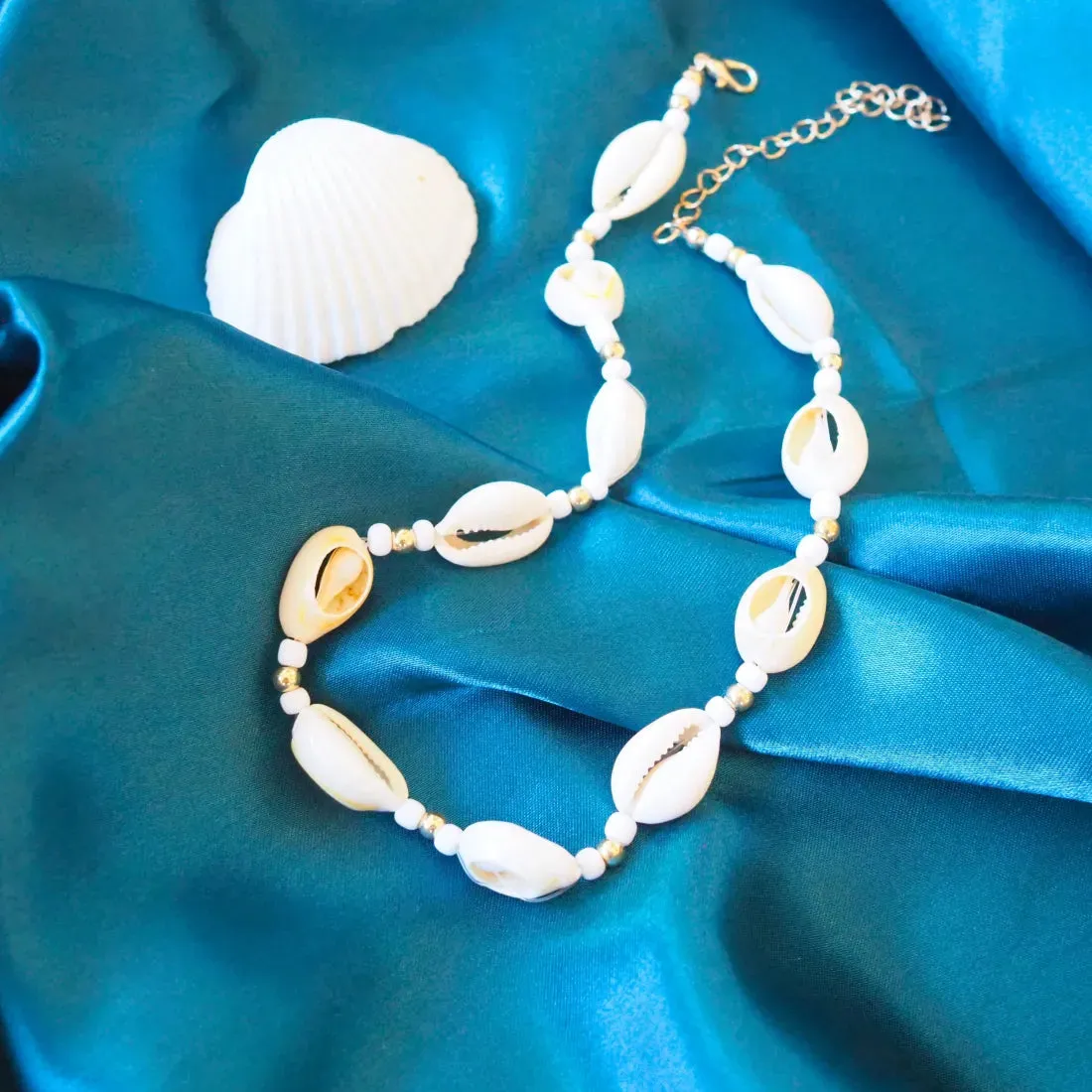 Po'olenalena Layered Seashell Necklace