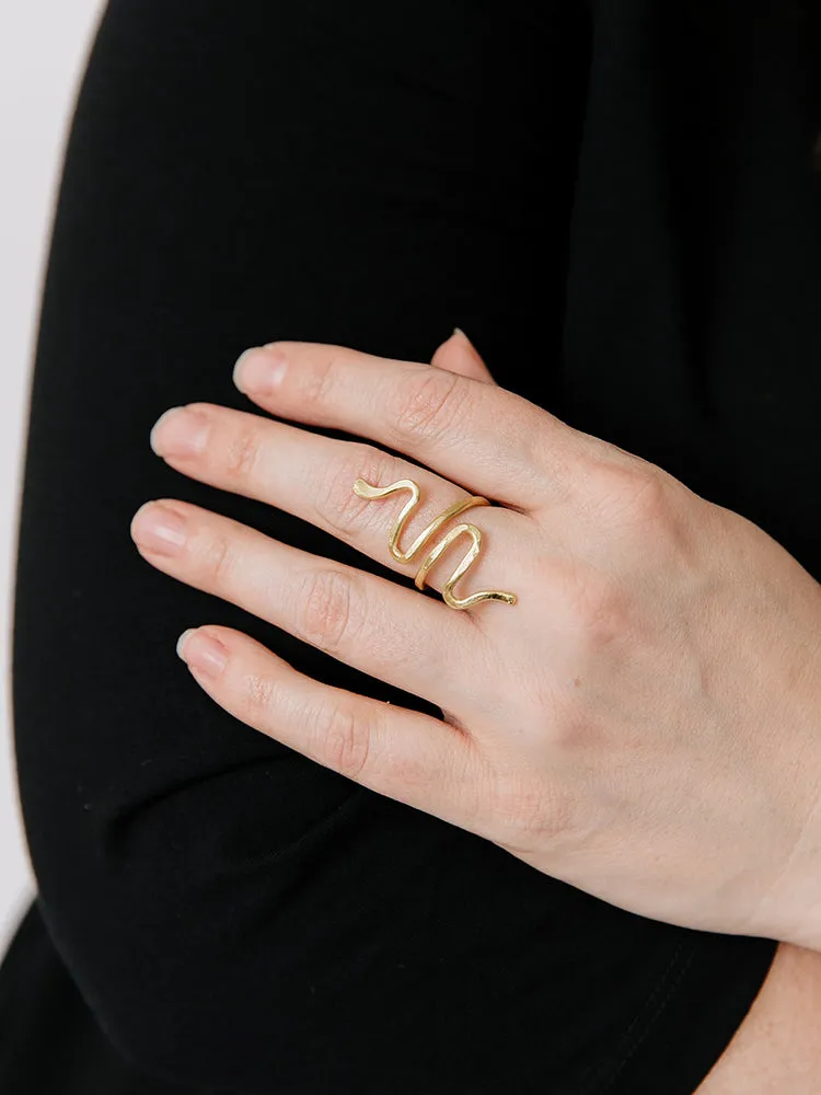 Serpentine Ring - Gold