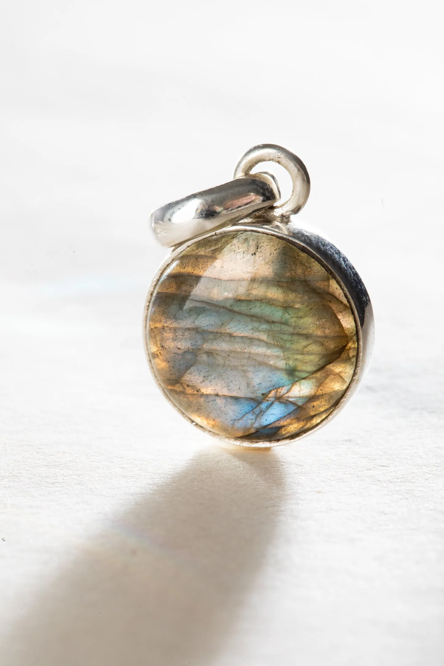 Simple Round Cab Pendant