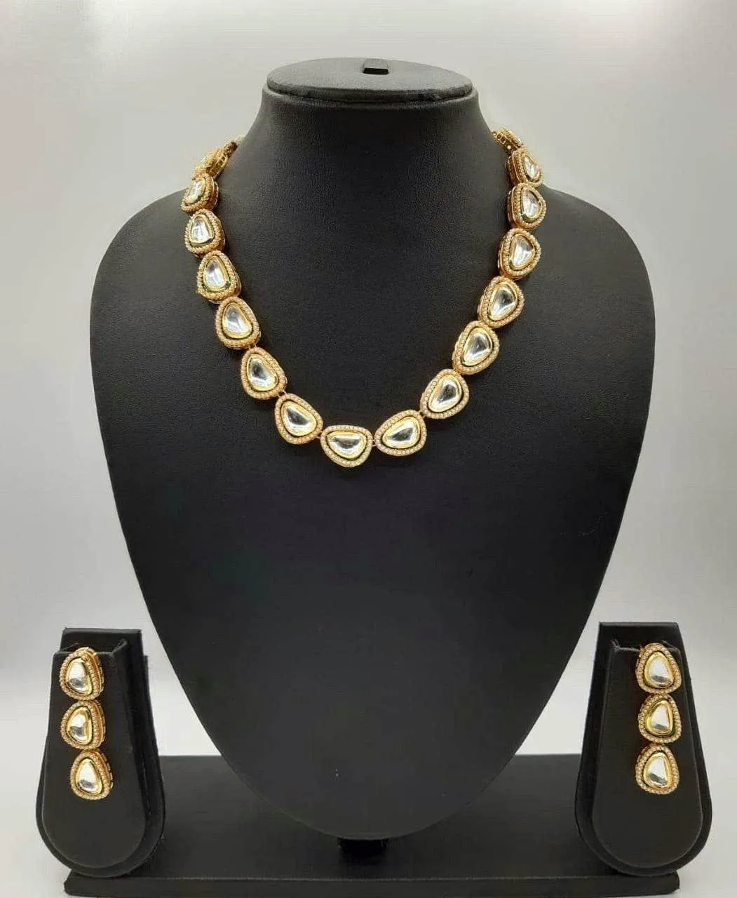 Single Line Kundan Set