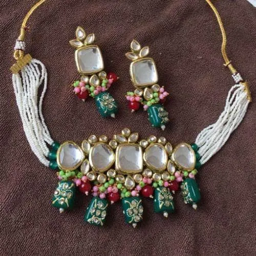 Sukhmani Gambhir In Square Kundan Moti Choker And Earring Set