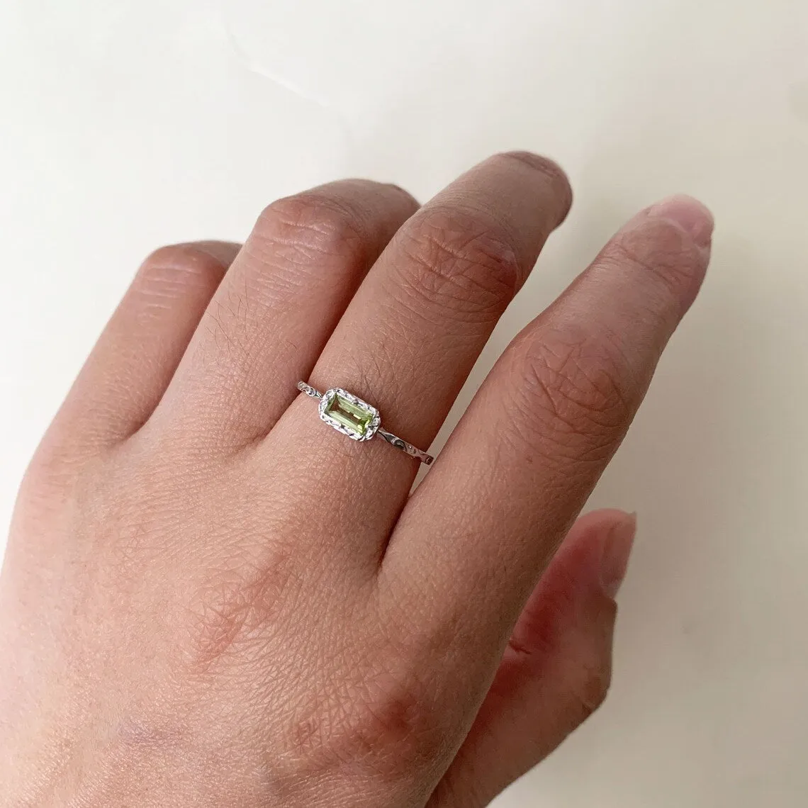 Vintage Baguette Cut Peridot Solitaire MInimalist Ring - 925 Sterling Silver Ring