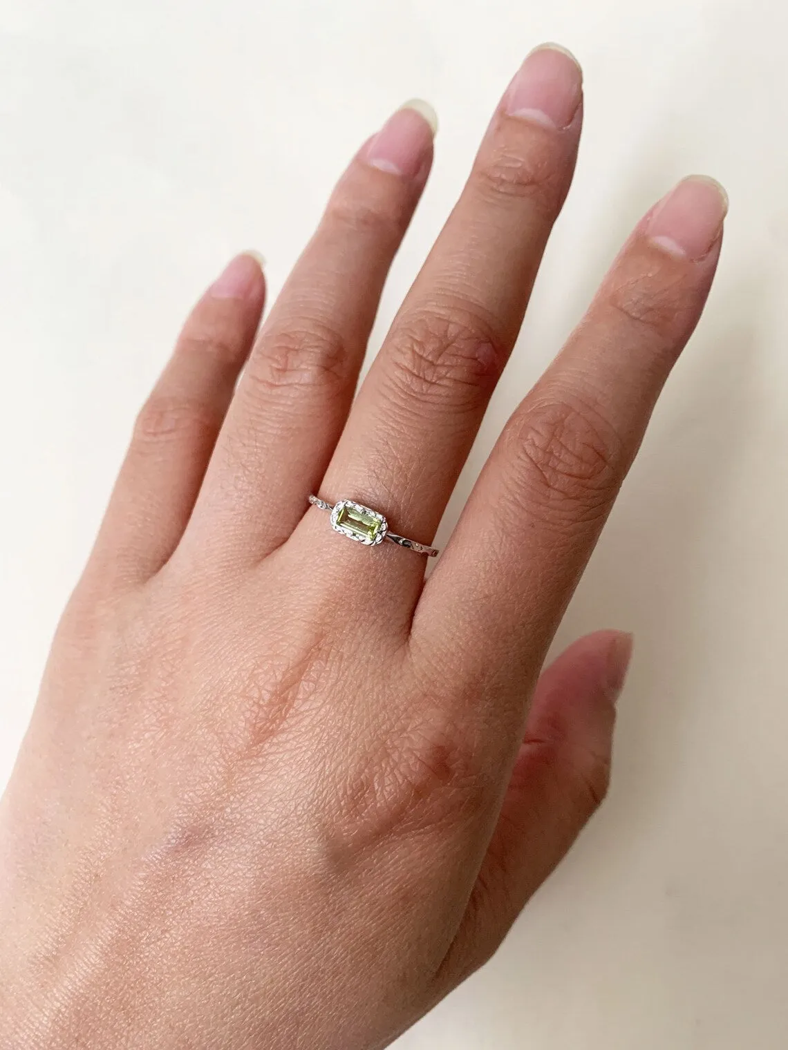 Vintage Baguette Cut Peridot Solitaire MInimalist Ring - 925 Sterling Silver Ring